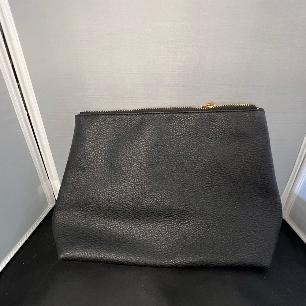 Steven Madden Purse
Gently Used